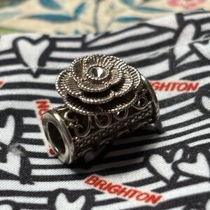 💎 Brighton Silver Rose Floral Charm